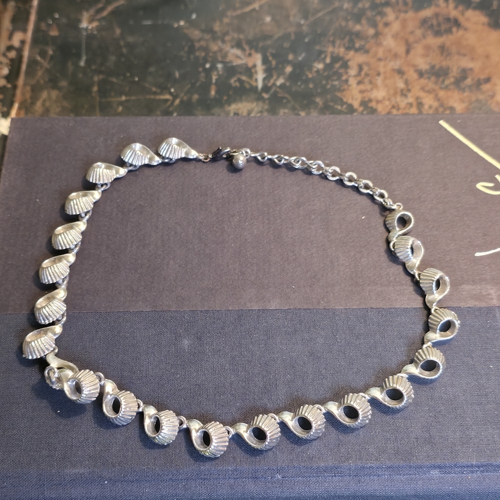 Vintage Silver Tone Seashell Link Necklace Scallop Choker Beach Nautical 15"